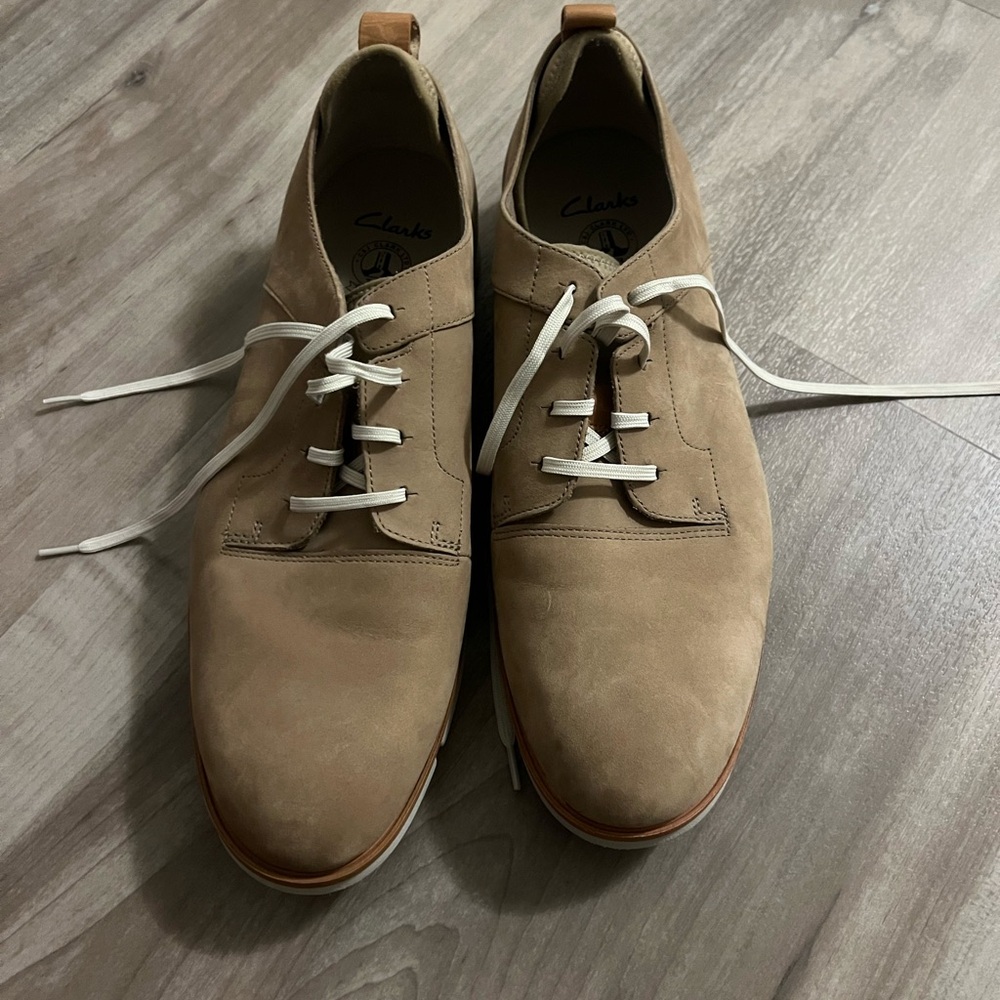 Clarks Beige Leather Men's Oxfords